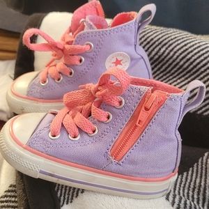 Converse High tops toddler size 4
